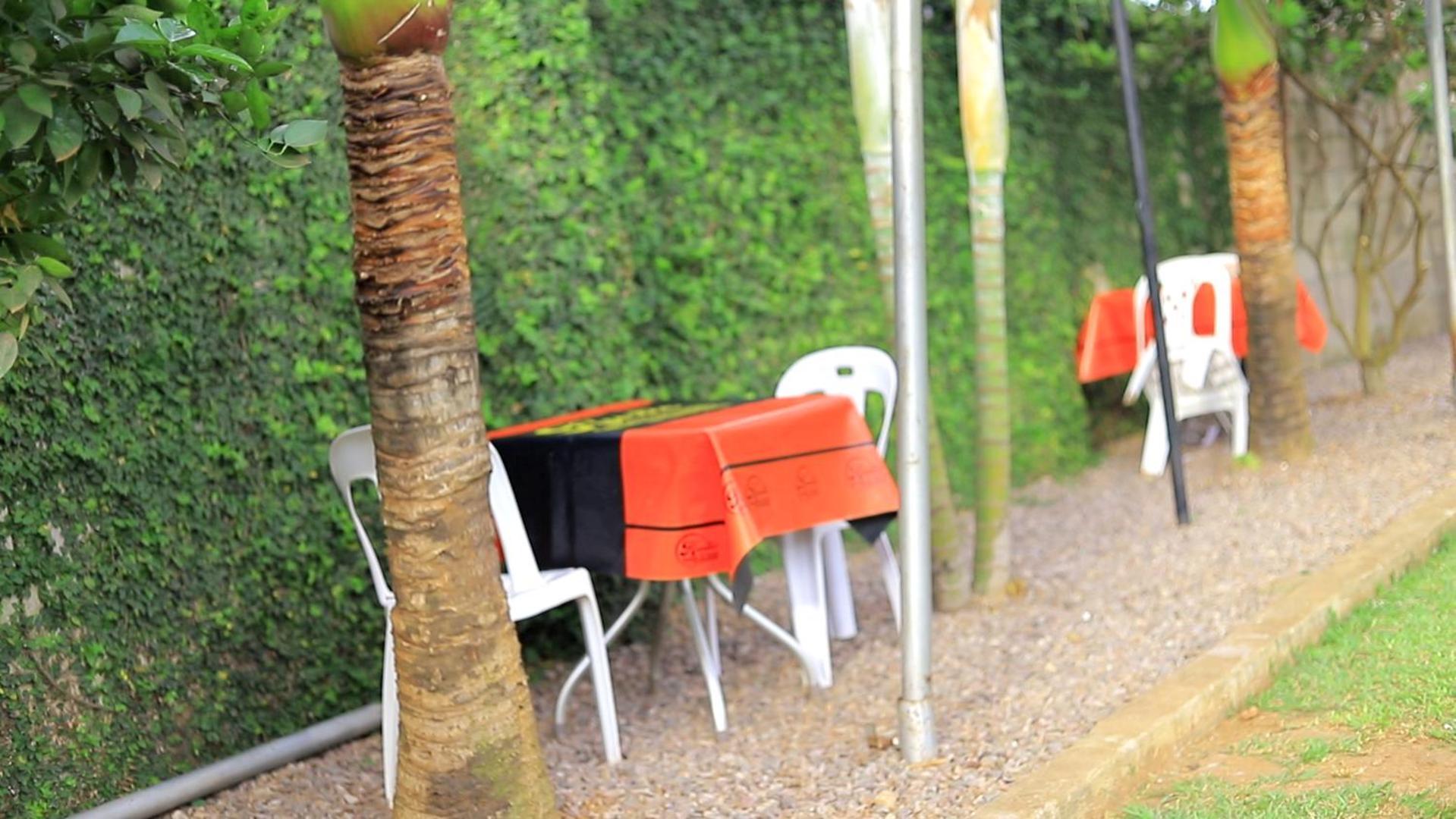 Rustic Gardens Bed & Breakfast Kitunzi Lungujja คัมพาลา ภายนอก รูปภาพ