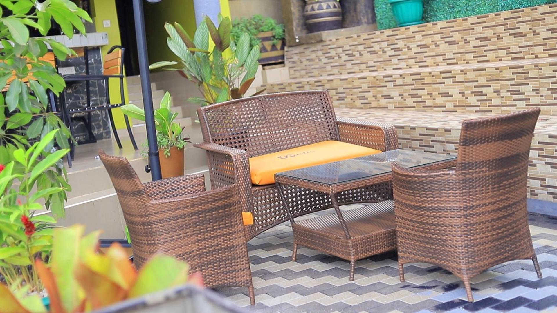 Rustic Gardens Bed & Breakfast Kitunzi Lungujja คัมพาลา ภายนอก รูปภาพ